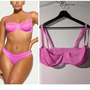 Skims | No Show Unlined Balconette Bra In Pink 40DDD